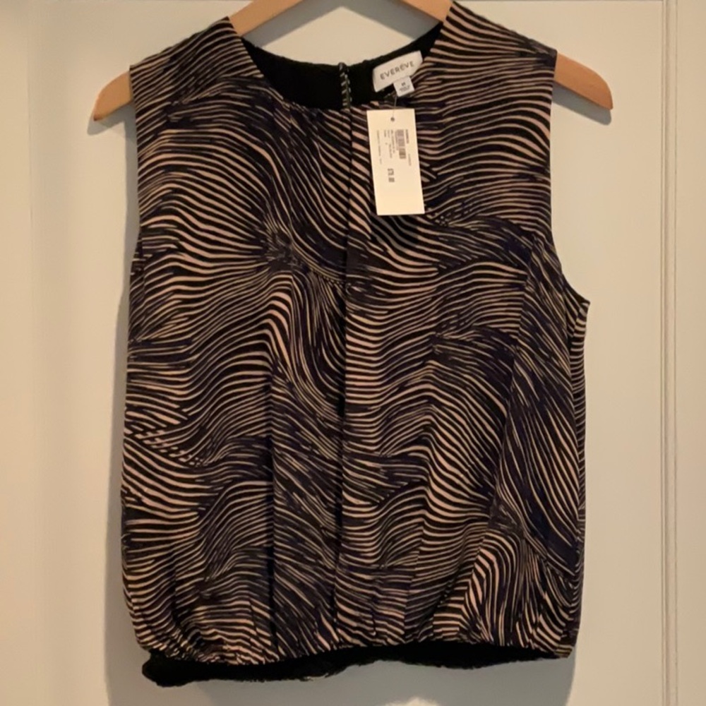 Evereve navy and tan Isabelle bubble tank